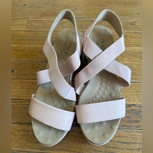 Pale Pink Strappy Sandals, size 7. Super comfy